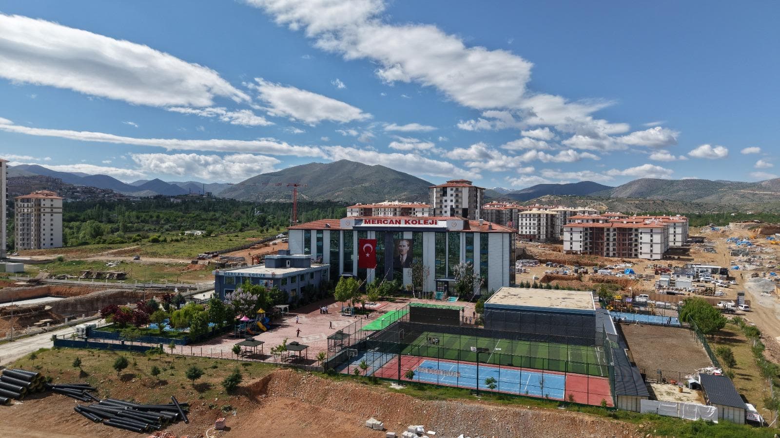 Mercan Eğitim Kampüsü ve tamamlanan proje cephesi